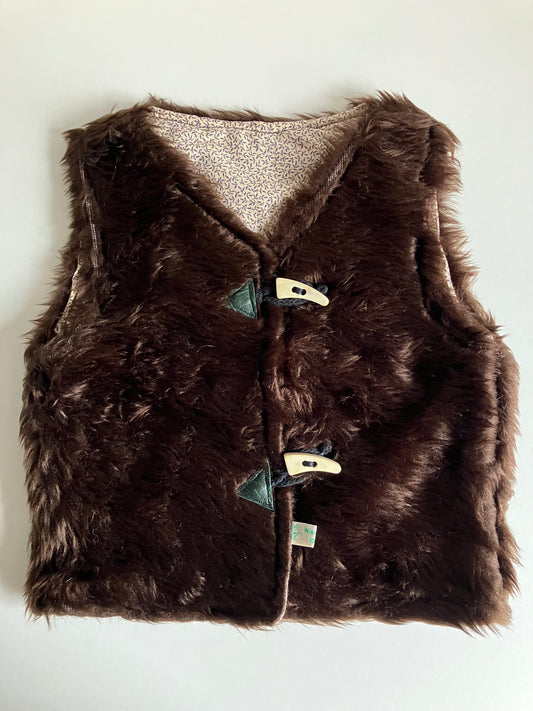Kid's Bear Style Gilet Made of Brown Faux Fur with Cotton Lining and Toggle Buttons